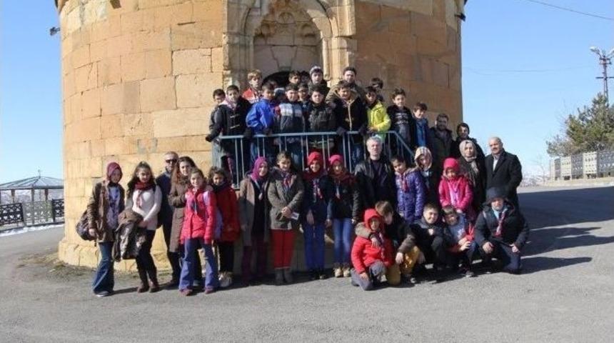 İstanbul&rsquo;daki Başarılı &Ouml;ğrenciler Bayburt Gezisiyle &Ouml;d&uuml;llendirildi