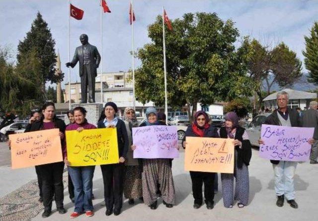 Demre'de Kadınlardan Cinayet Protestosu