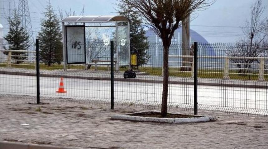 Karab&uuml;k&rsquo;te Ş&uuml;pheli &Ccedil;anta Paniği