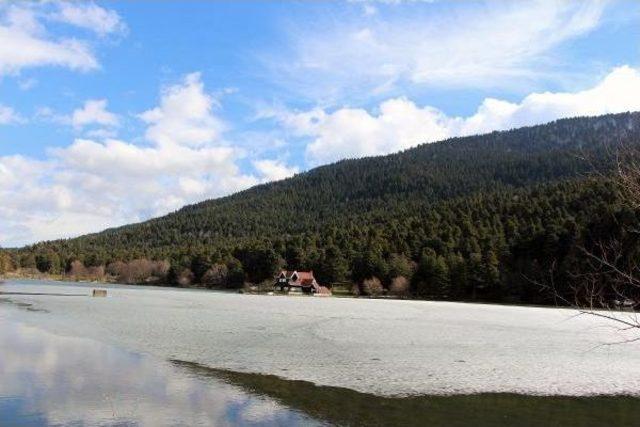 Gölcük Tabiat Parkı'na Tatilci Akını