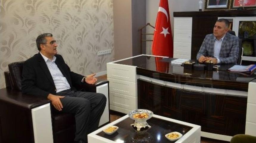 Recep Konuk&rsquo;tan Ak Parti&rsquo;ye Ziyaret