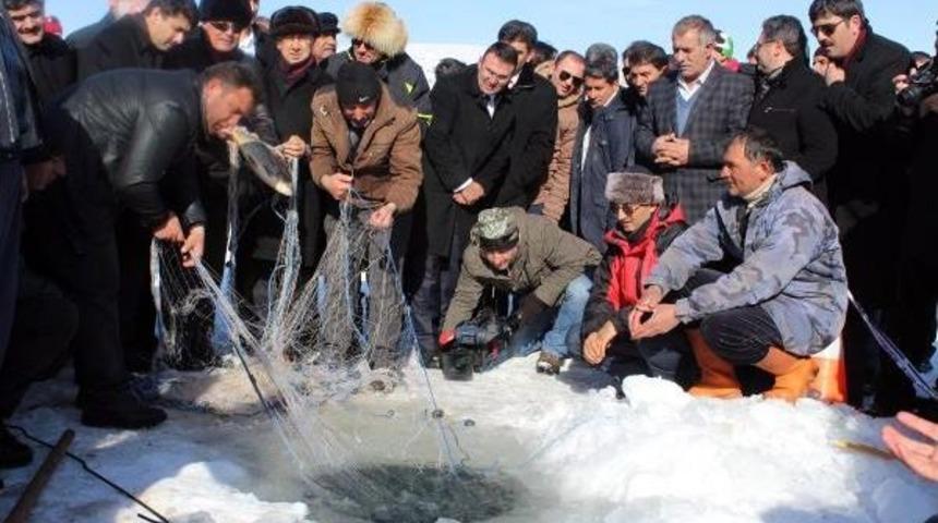 &Ccedil;ıldır G&ouml;l&uuml; 'altın At Ş&ouml;leni' Ile Şenlendi