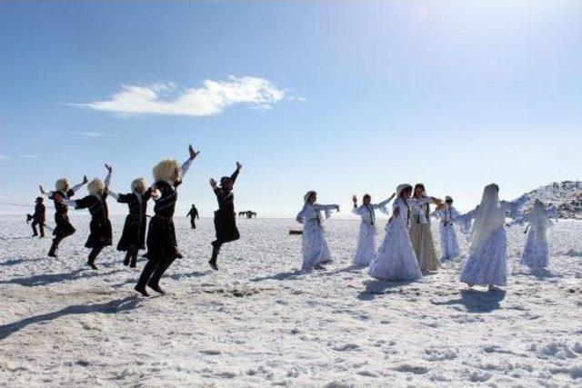 Çıldır Gölü 'altın At Şöleni' Ile Şenlendi