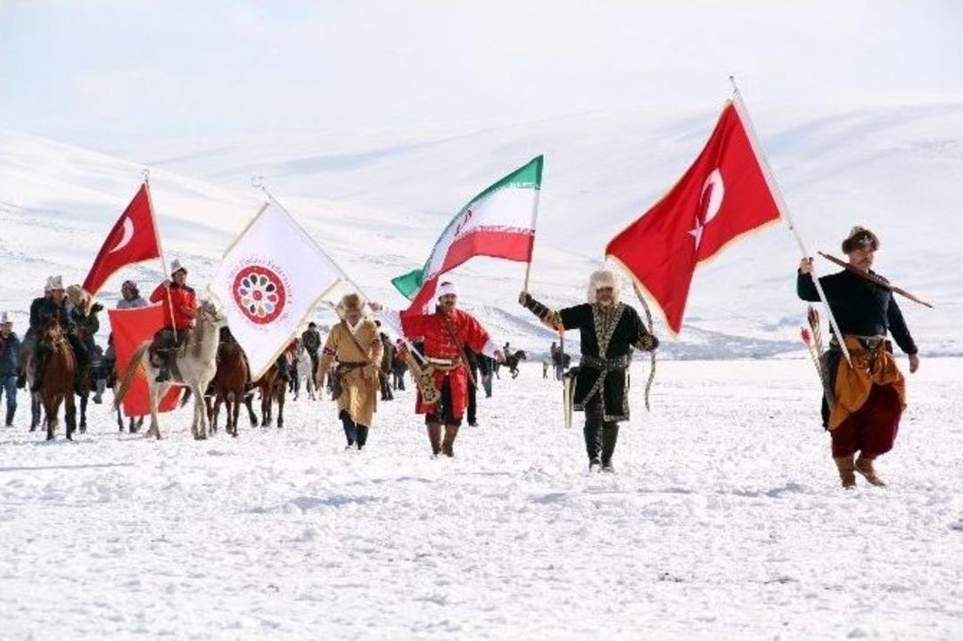 Buz Tutan G&ouml;l &Uuml;zerinde At Festivali