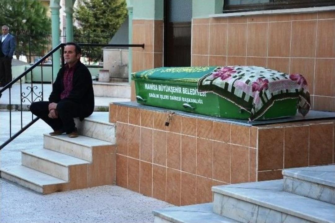 Tanınmaması İ&ccedil;in Elleri Kesilen Kadın Toprağa Verildi