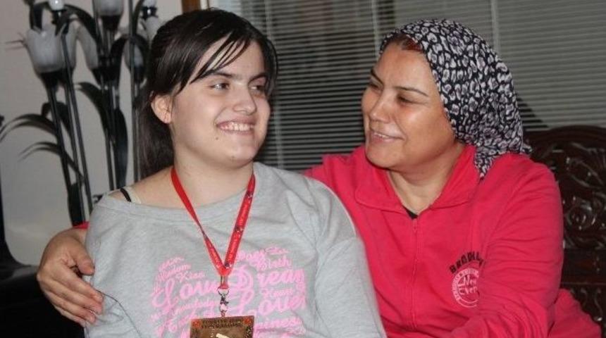 Judocu Cansu Ayağa Kalkacak Hale Geldi Ama Tedavi S&uuml;resi Bitti