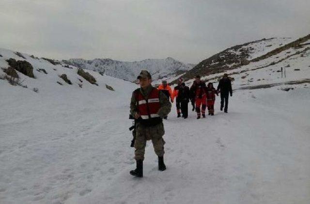 Nemrut Dağı’Nda Kaybolan 2 Üniversiteli, Donmak Üzereyken Kurtarıldı