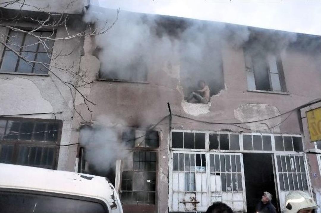 Ankara İtfaiyesi Yangından &rsquo;can&rsquo; Kurtardı