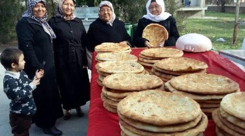 Kayseri&rsquo;De Uygur Sığınmacılara &lsquo;Toka&ccedil;&rsquo; Tandırı
