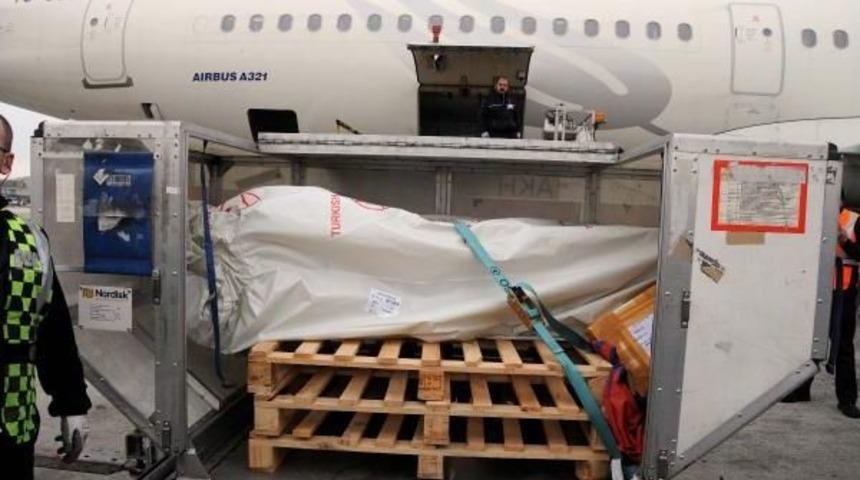 M&uuml;zeyyen Senar&rsquo;In Cenazesi İstanbul&rsquo;A Getirildi