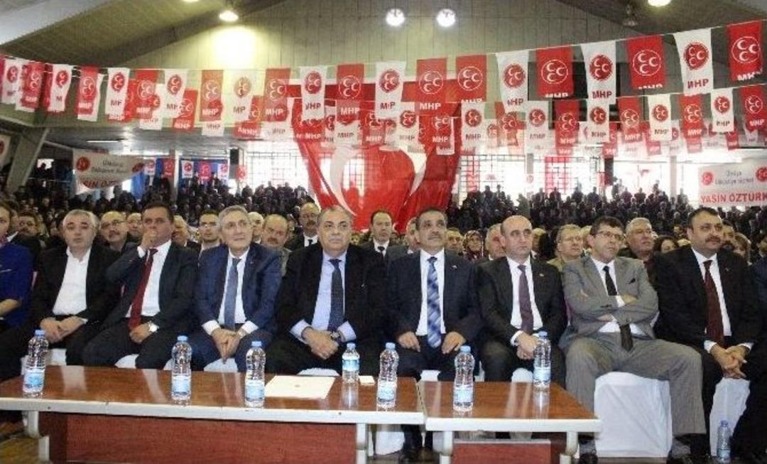 Tuğrul T&uuml;rkeş Başkanlık Sistemi Tartışmalarını Eleştirdi