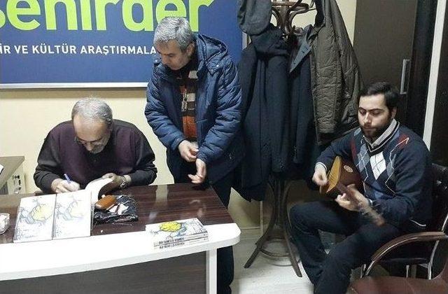 Osman Aktaş, Kitaplarını İmzaladı