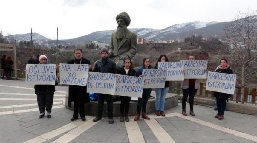 Oğlu Pkk'ya Katılan Anne 6 &Ccedil;ocuğuyla A&ccedil;ılık Grevi Başlattı