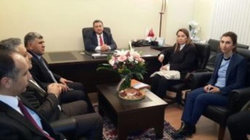 Ak Parti Genel Başkan Yardımcısı &Ouml;znur &Ccedil;alık: