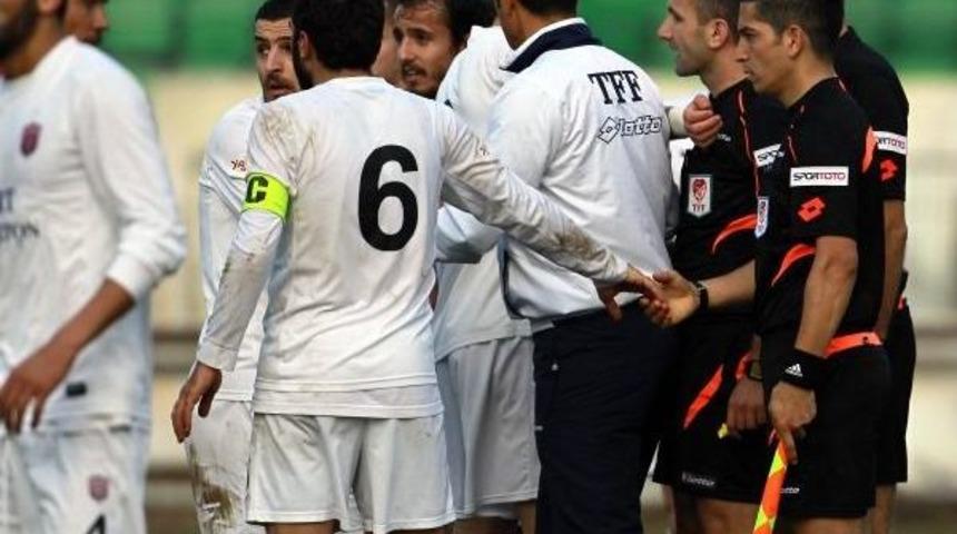 Yeni Diyarbakırspor-G&ouml;lc&uuml;kspor: 1-1