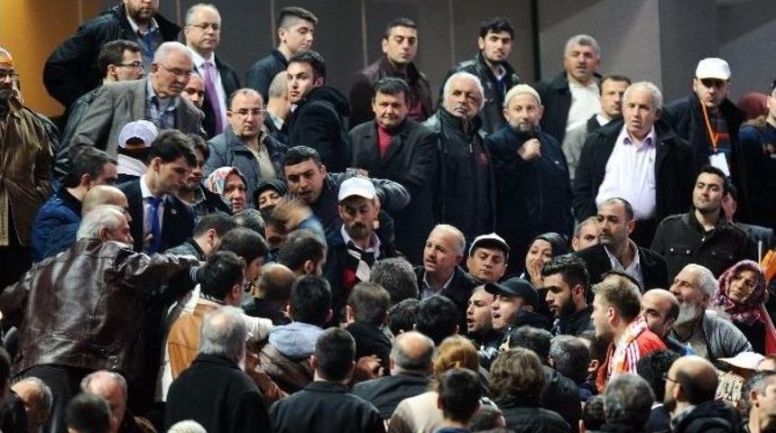 Ak Parti İl Kongresi&rsquo;nde Berkin Elvan Gerginliği