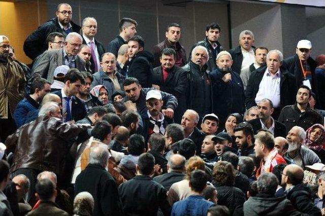 Ak Parti İl Kongresi’nde Berkin Elvan Gerginliği