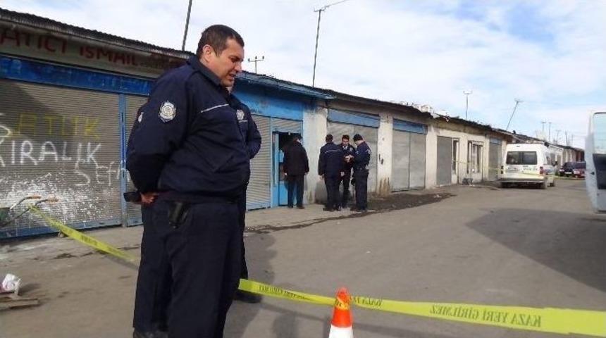 &Ouml;ğretmen Kendini Astı