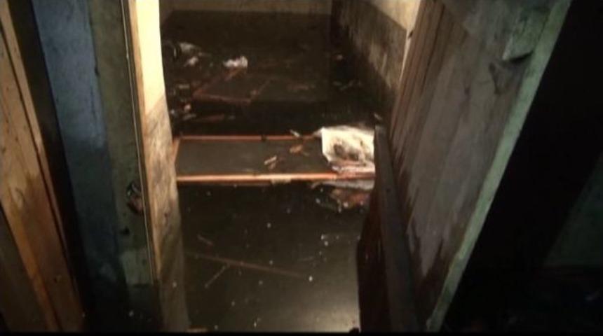 Yağmurla Coşan Kernek Suyu Şeker Evleri&rsquo;ni Tehdit Ediyor