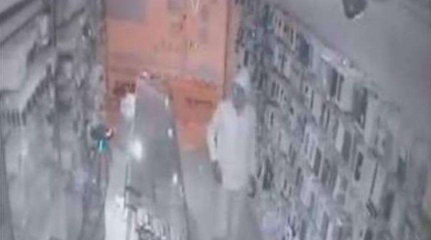 Telefon Bayisinden 80 Bin Liralık Cep Telefonu &Ccedil;alan Hırsız Yakalandı