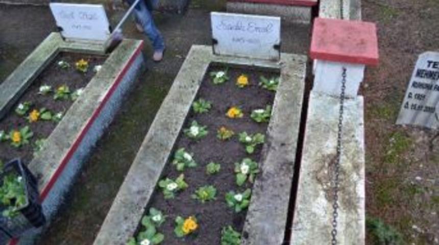 Kırkağaç Mezarlığı Yeniden Düzenleniyor