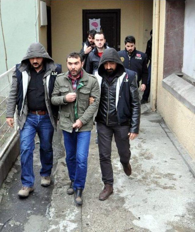 Gözaltına Alınan Polislerin 5'i Sağlık Kontrolünden Geçirildi