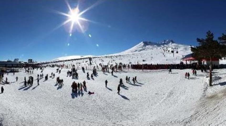 Sömestir Tatilinde Erciyes’E 500 Bin Kişi Geldi