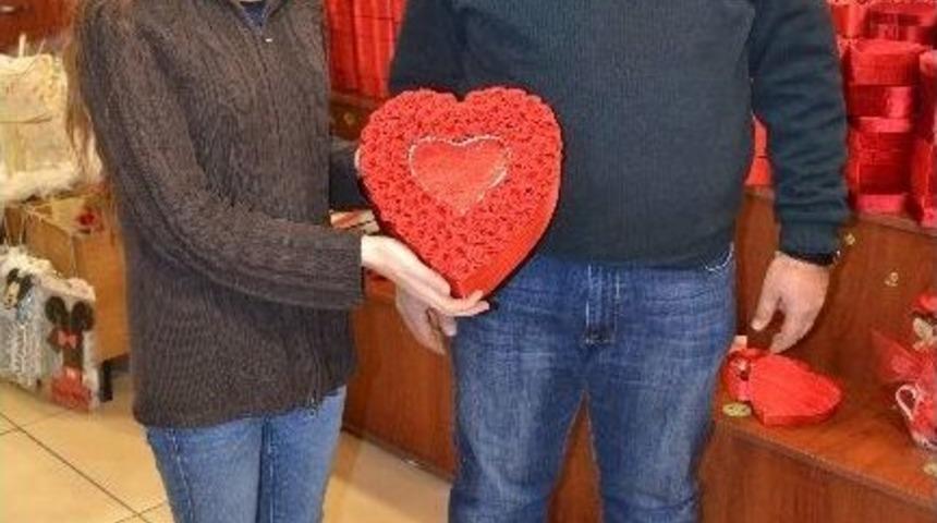 Esnaftan 14 Şubat Sevgililer Günü Hazırlığı