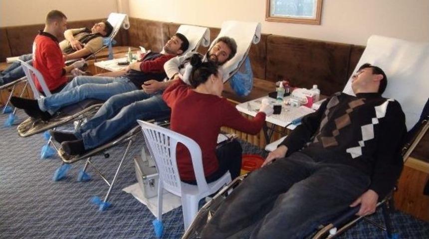 Yozgat Osb&rsquo;de &Ccedil;alışan İş&ccedil;iler Kızılay&rsquo;a Kan Bağışladı