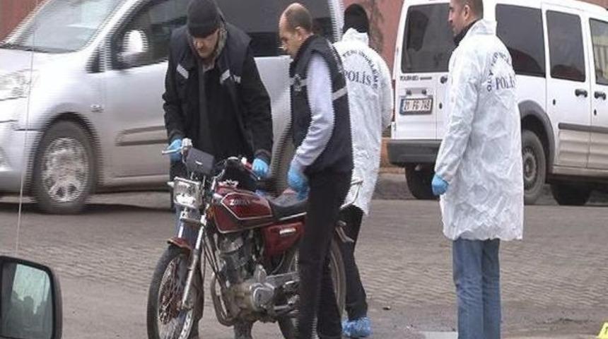 Diyarbakır'da Kapka&ccedil;&ccedil;ılar Polise Ateş A&ccedil;tı: 1 Polis Yaralandı