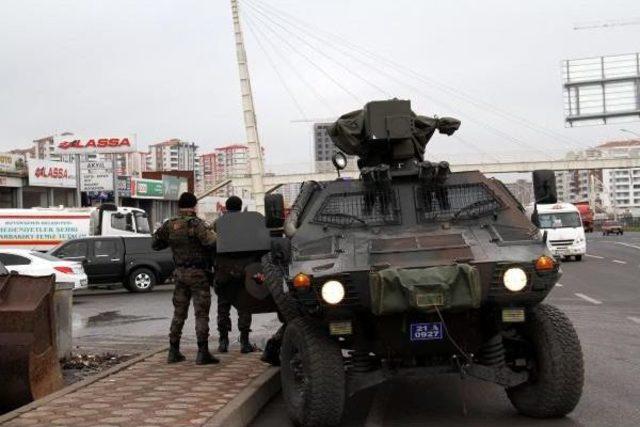 Diyarbakır'da Kapkaççılar Polise Ateş Açtı: 1 Polis Yaralandı