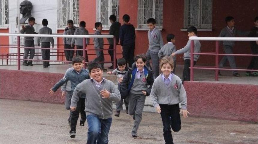 Elazığ&rsquo;da 118 Bin &Ouml;ğrenci Ders Başı Yaptı