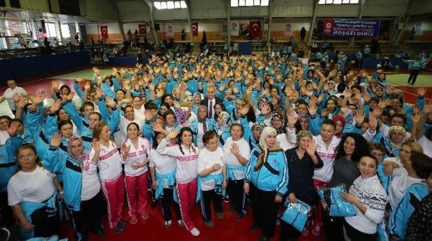 Denizli&rsquo;de 75 Bin Kişiye &Uuml;cretsiz Spor Kursu