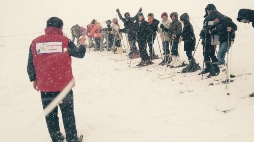 Tatvan Sydv&rsquo;den &Ouml;ğrencilere Kayak Eğitimi