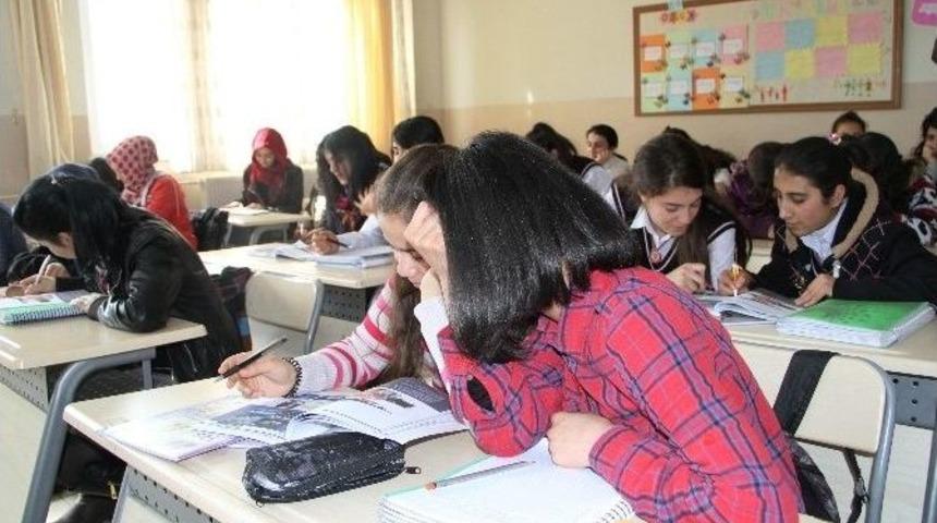 Okullarda İkinci Yarıyıl Başladı