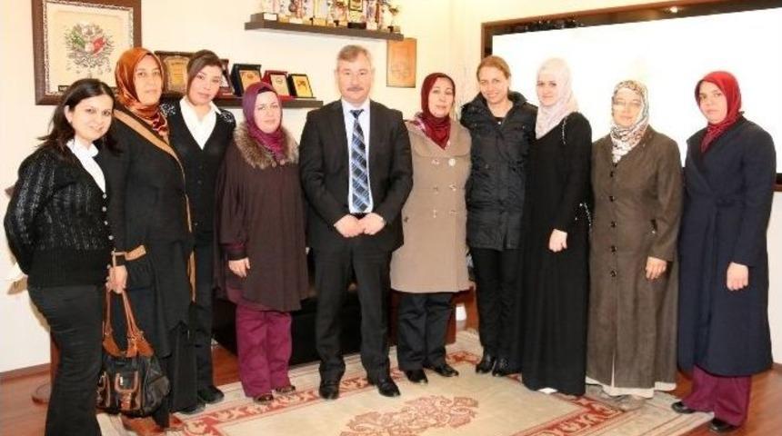 Ak Kadınlardan Nezaket Ziyaretleri