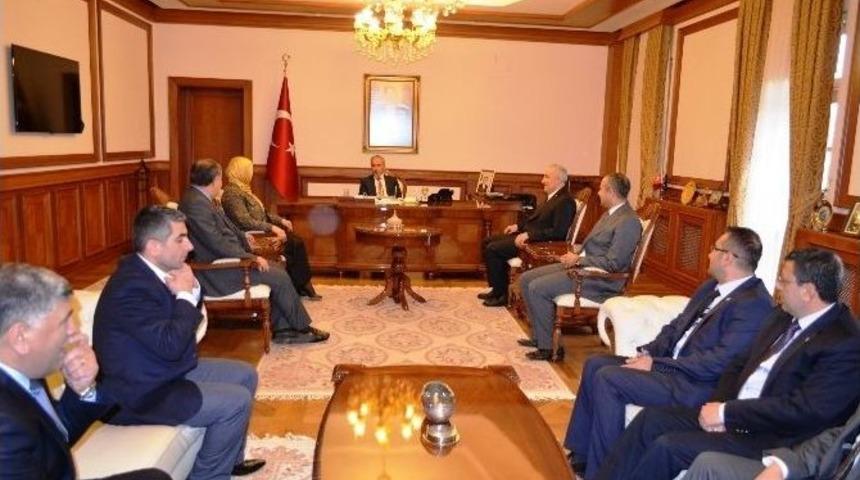 Malatya Ak Parti İl Y&ouml;netimi Vali Kam&ccedil;ı&rsquo;yı Ziyaret Etti