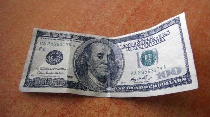 Sahte Dolar Bozdurmak Istedi, Polis &Ccedil;ağrılınca Ka&ccedil;tı