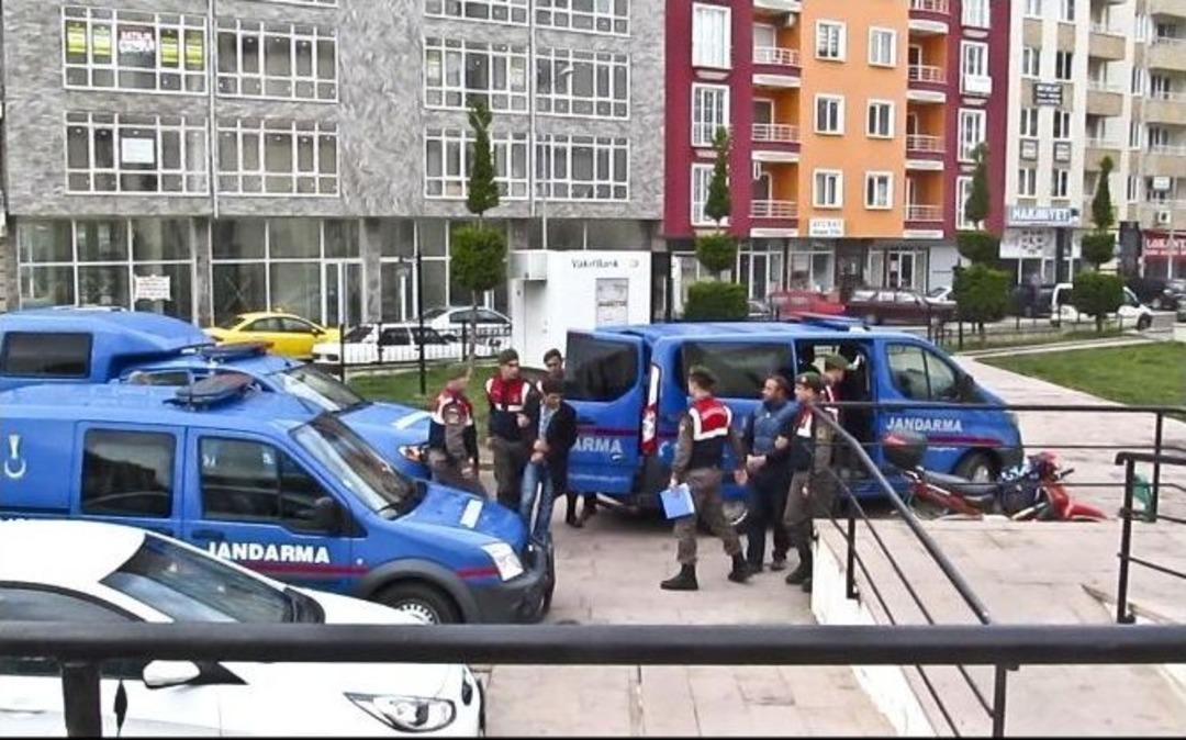 Otogarda M&uuml;lteci Operasyonu