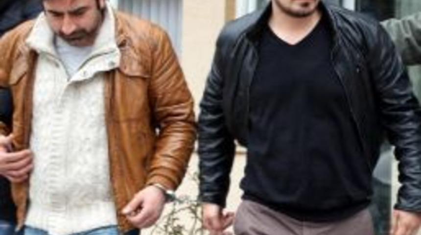 Polis, G&uuml;mr&uuml;k Ka&ccedil;ağı Yedek Par&ccedil;a Ele Ge&ccedil;irdi