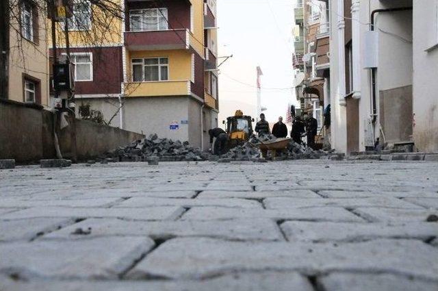 Süleymanpaşa Altınona Mahallesi’nde Yol Yapım Çalışmaları Devam Ediyor