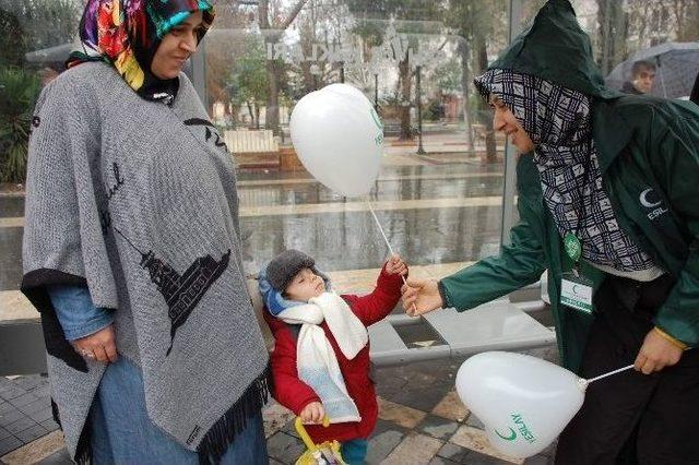 Yeşilay Cemiyetinden, Vatandaşlara Sigara Bırakma Uyarı Standı