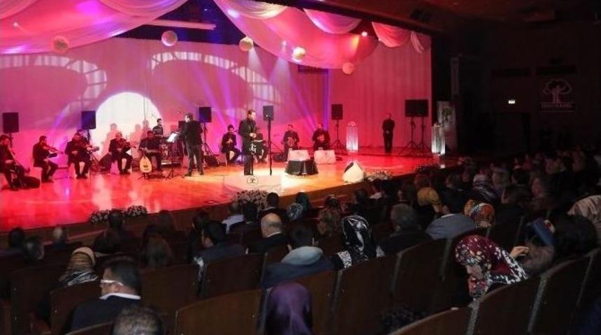Şehitkamil&rsquo;de İhsan G&uuml;ve&ccedil; Konserine Yoğun İlgi