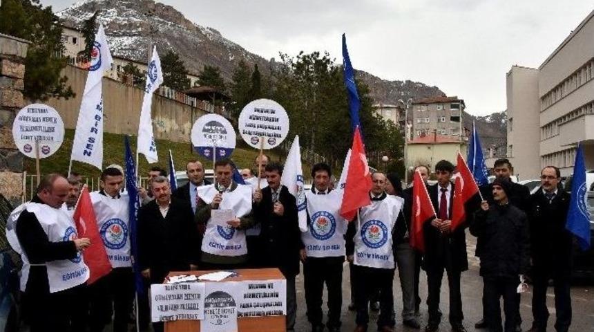 Eğitim-bir-sen&rsquo;den Ek Ders, N&ouml;bet Ve Fazla &Ccedil;alışma İ&ccedil;in İmza Kampanyası