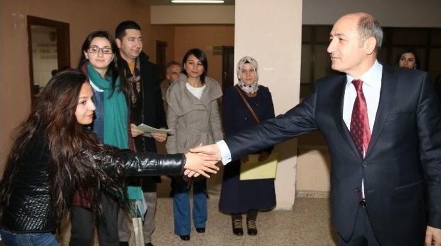 &Ouml;ğretmenlere &Ccedil;i&ccedil;ekli Karşılama