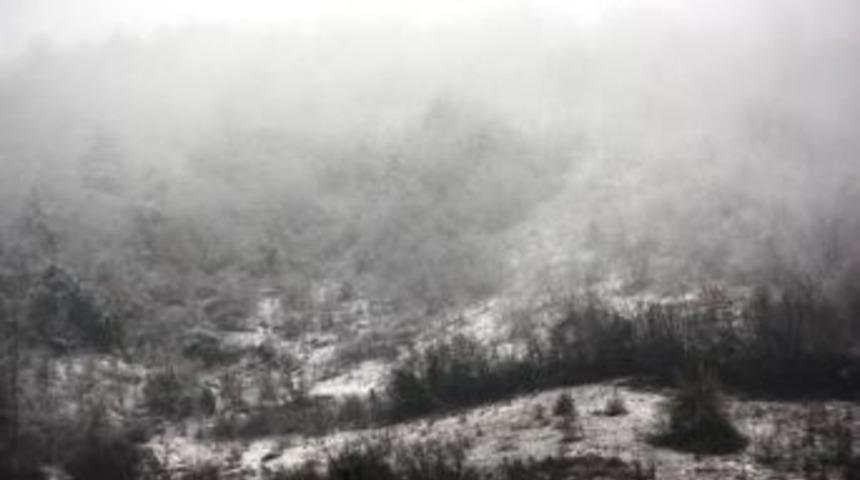 Y&uuml;ksek Kesimler Beyaza B&uuml;r&uuml;nd&uuml;