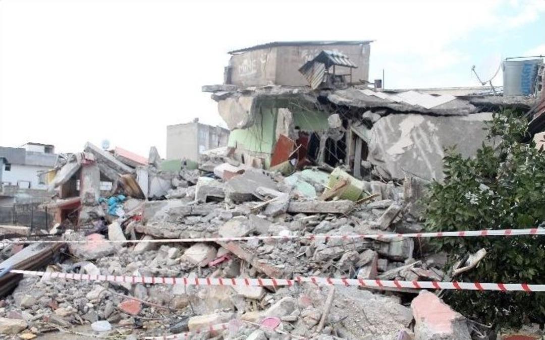 Evleri G&ouml;&ccedil;en Aile Yardım Bekliyor