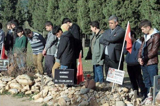 Eyüplü Çocuklar Soma’da Hayatını Kaybeden İşçileri Unutmadı