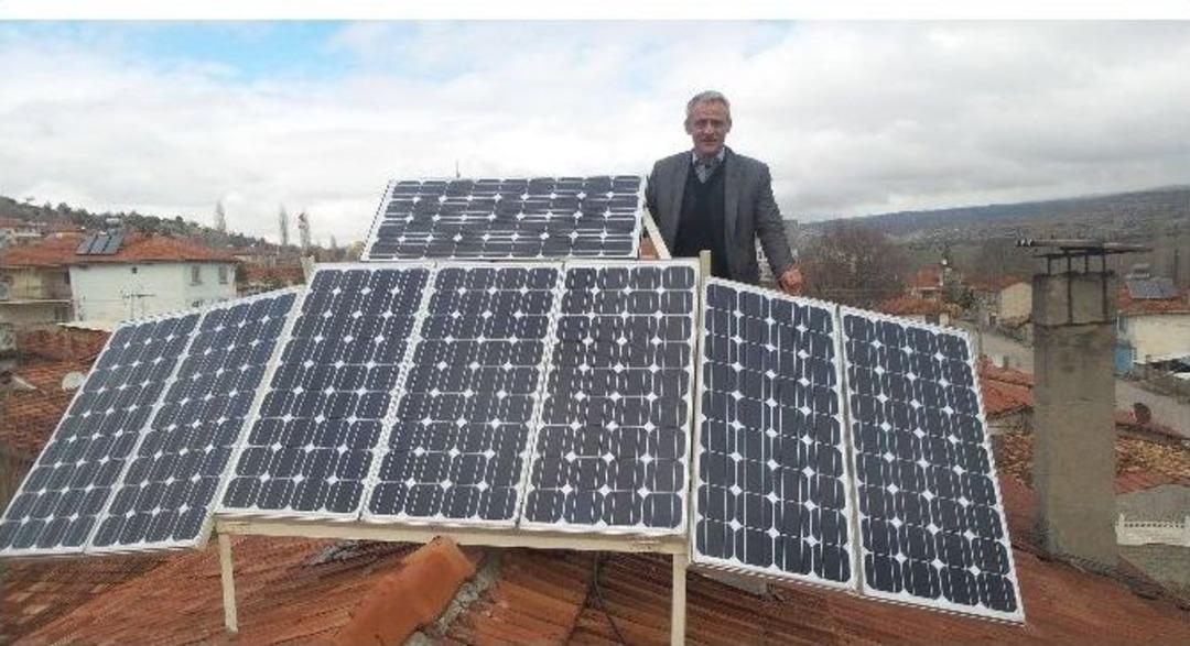 &Ouml;ğretmen Kendi Elektriğini Kendisi &Uuml;retiyor