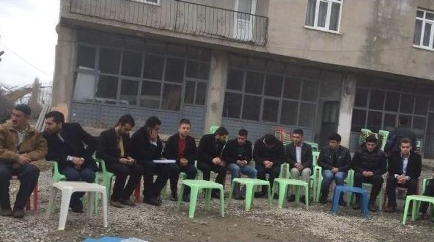 Ak Partili Gen&ccedil;lerden Dbp&rsquo;li Aykut&rsquo;a Taziye Ziyareti